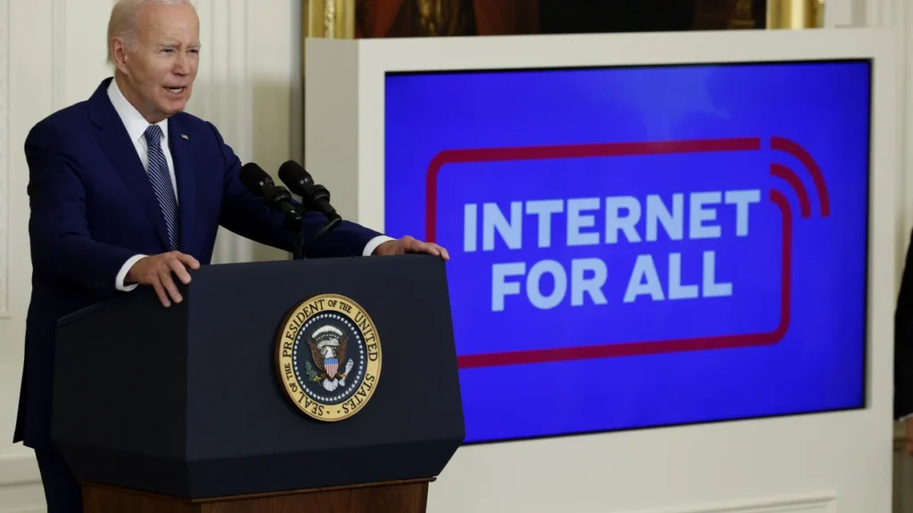 US Expands High-Speed Internet Access US Expands High-Speed Internet Access
