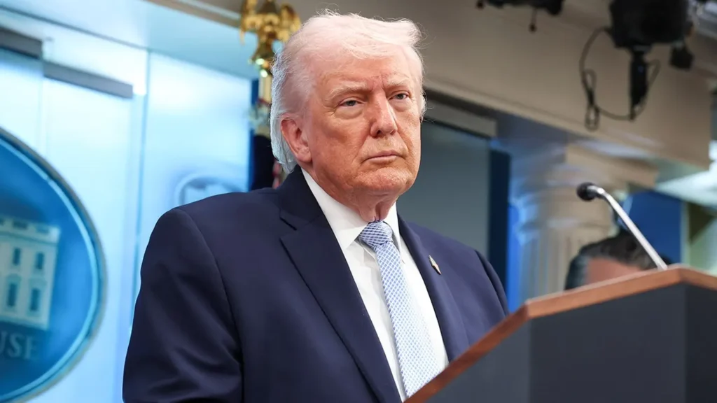 Strait Hormuz Crisis: Trump Plan Sparks Chaos 2026