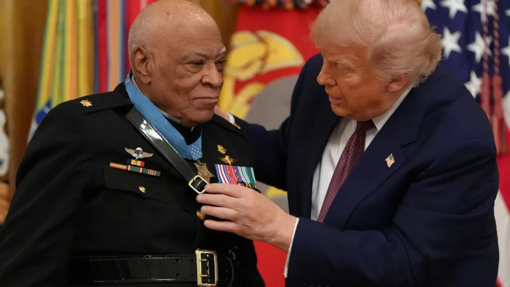 Vietnam veterans honor South Texas hero in Washington Vietnam veterans honor South Texas hero in Washington