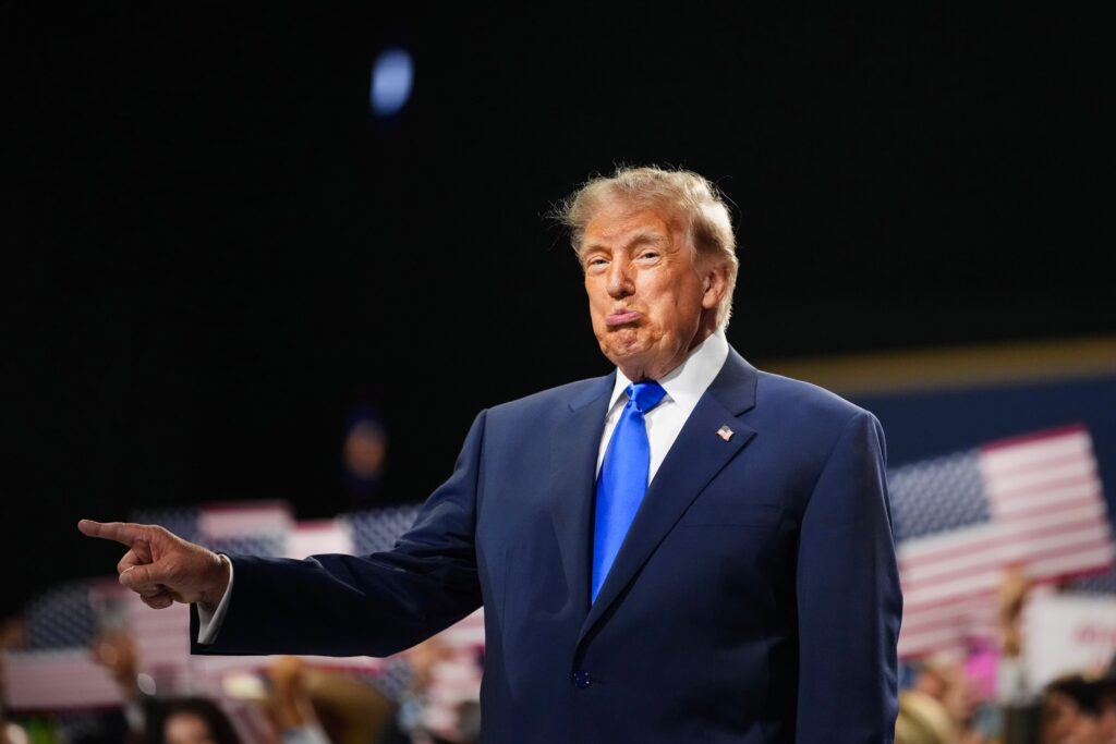 Trump Approval Rating Crisis Deepens Ahead Trump Approval Rating Crisis Deepens Ahead