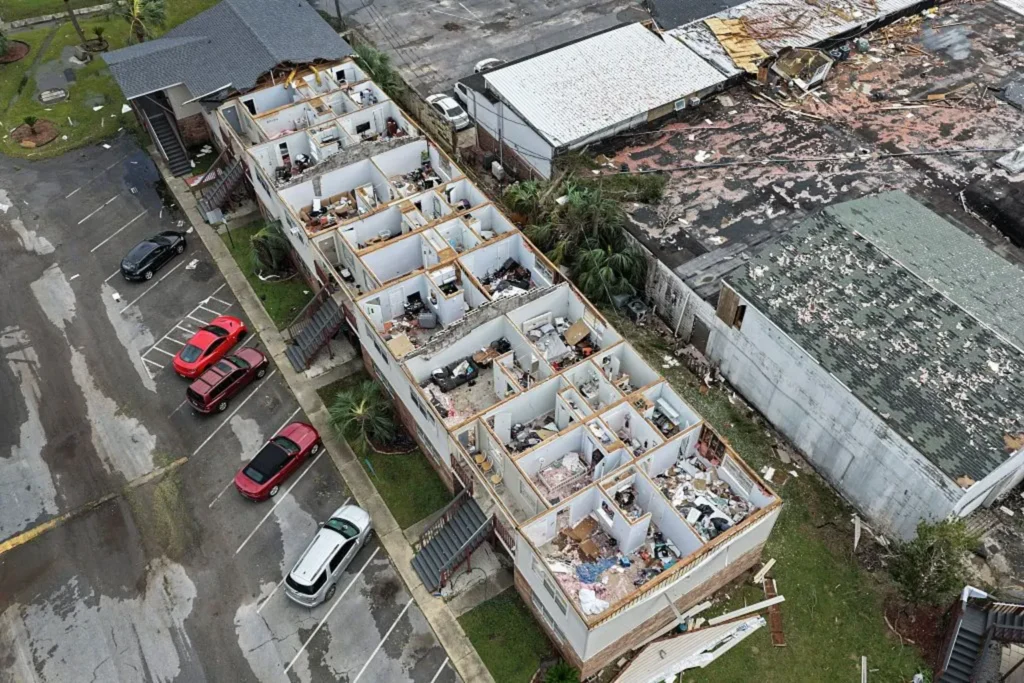 Hurricane Isaias Damage Kills Four in US