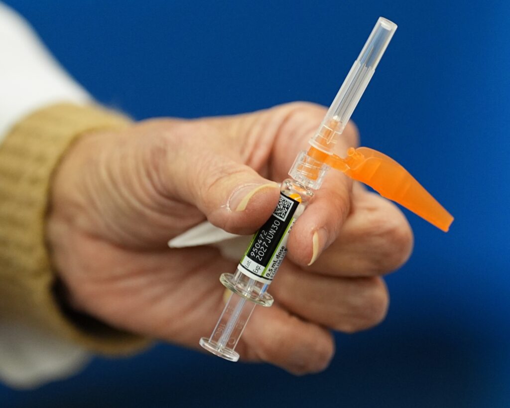 West Coast Flu Cases Rise Early as Experts Urge Vaccines West Coast Flu Cases Rise Early as Experts Urge Vaccines