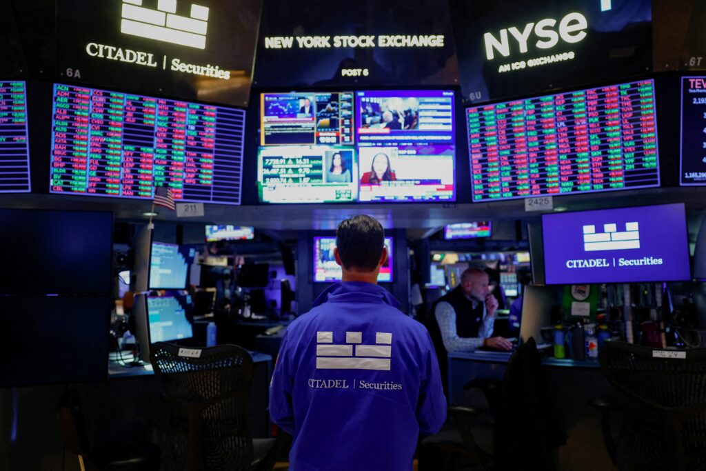 US Stocks Slide as AI Spending Fears Grow US Stocks Slide as AI Spending Fears Grow